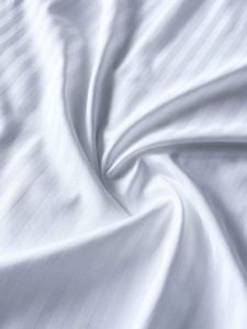 Poszewka na poduszkę 50x70 Hotelowa Adamaszek Pasek 4mm biała