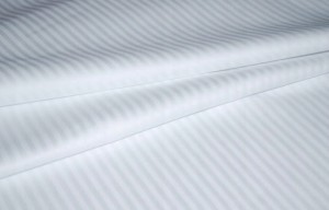 Poszewka na poduszkę 50x70 Hotelowa Adamaszek Pasek 4mm biała