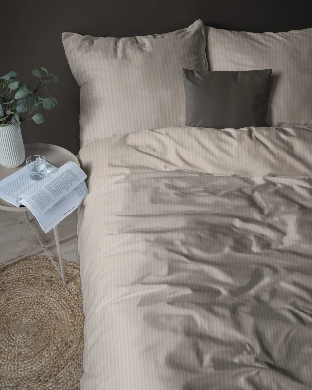 PURE_TAUPE_02.jpg