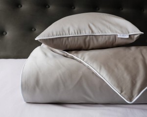 Pościel GŁADKA MAKOSATYNA kołdra 160cmx200cm + 2xpoduszka 70cmx80cm BEŻ
