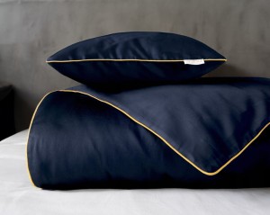 Pościel MAKOSATYNA kołdra 180cmx200cm + 2x poduszka 70cmx80cm GRANATOWY